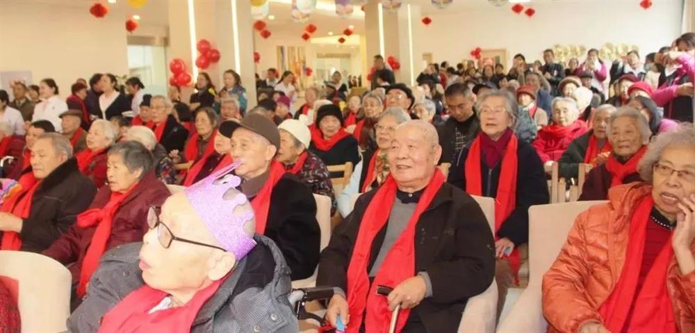 成都亲睦家养老院团年
