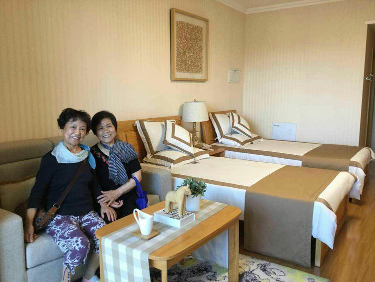 在亲睦家的合影