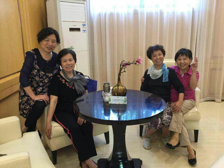 亲睦家大厅合影