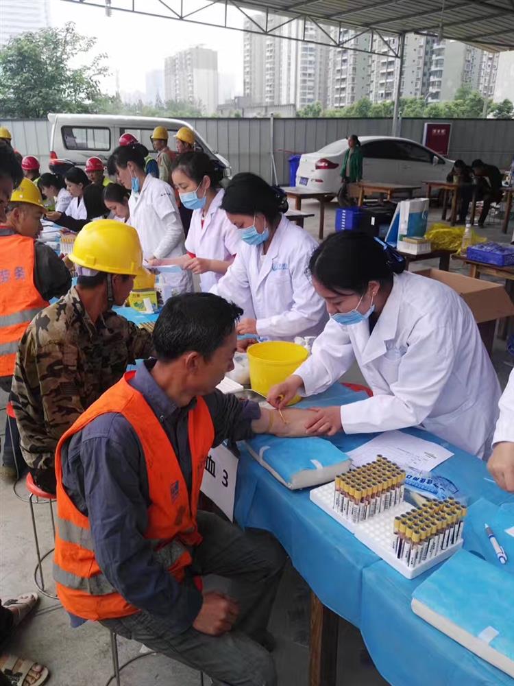 亲睦家臻熙体检:中建八局体检现场