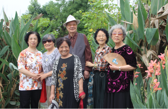 亲睦家成都养老院6月生日会
