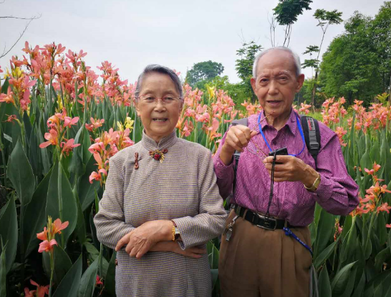 亲睦家成都养老院6月生日会