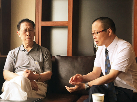 分类图片 亲睦家老年医院：原省委书记汪友根莅临亲睦家老年医院实地考察