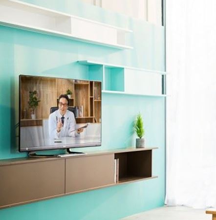 分类图片 亲睦家社区养老：小病小痛再不用去大医院排队-亲睦家带您开电视，看医生