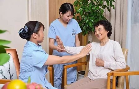 分类图片 成都医养结合养老院价格收费如何？和普通养老院有什么不同？