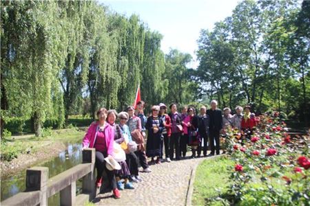 分类图片 成都亲睦家养老：退休后如何养老您想好了吗？